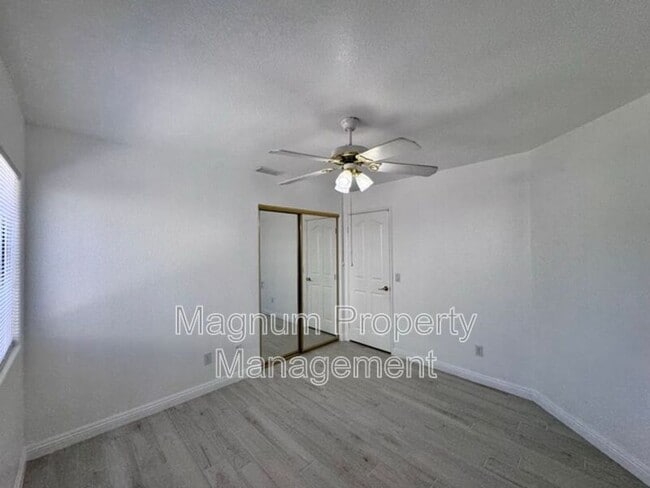 Building Photo - 27081 School Park Dr