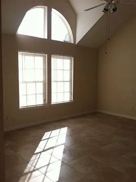 Primary Photo - 6184 Westgate Dr