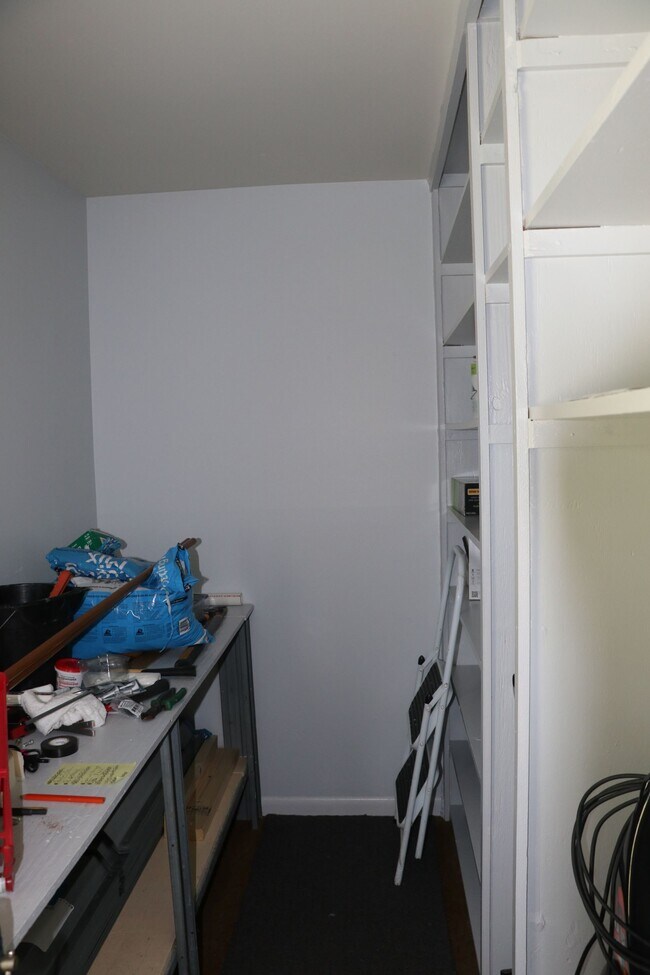 Building Photo - 21 Highpoint Dr