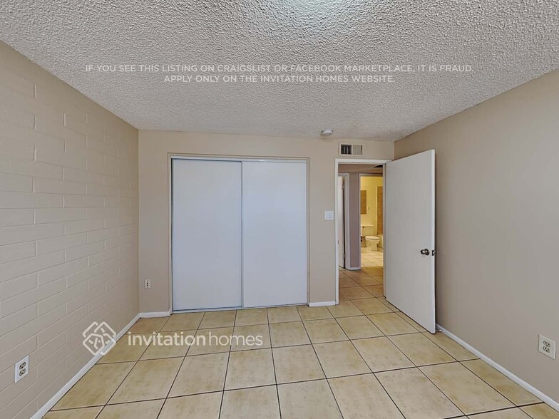 Building Photo - 4359 N 71st Dr