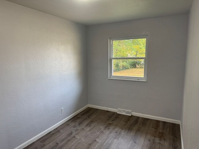 Building Photo - 54th Street Duplex