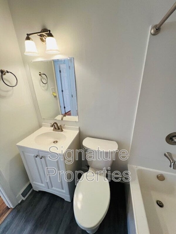 Building Photo - 211 Deerfield Dr