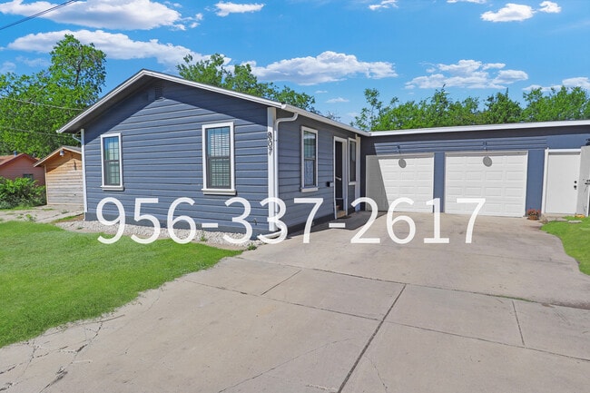 Building Photo - 807 Dreiss St