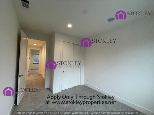 Building Photo - 3184 Manor Ave