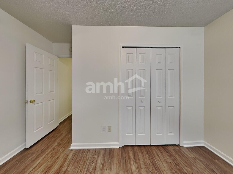 Building Photo - 145 Sandy Ln