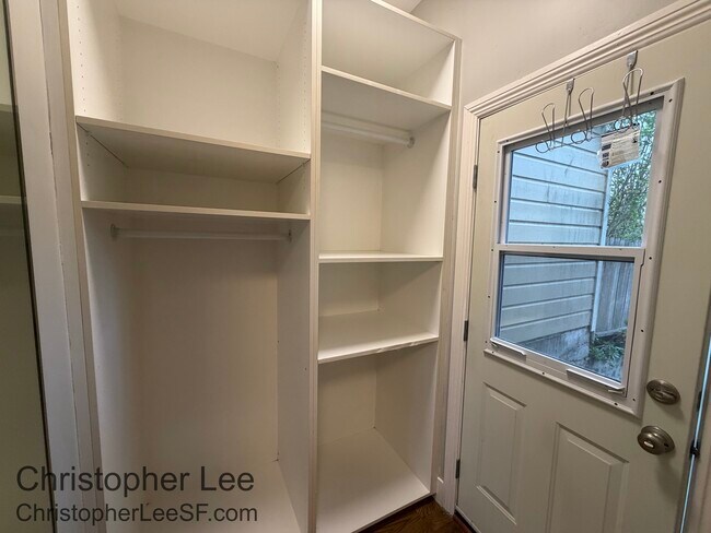 Building Photo - 2110 Baker St