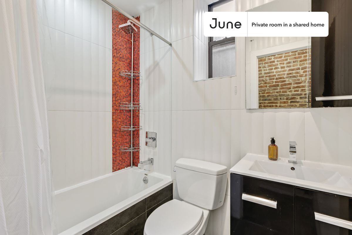 Building Photo - Room in Shared 4 bed/2 bath home