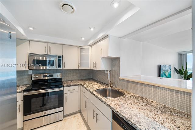 Building Photo - Mirador 1000 Condo