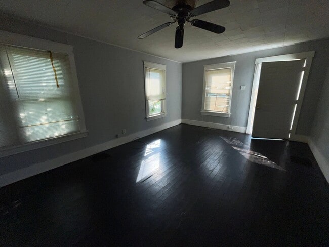 Building Photo - 802 N 71st St