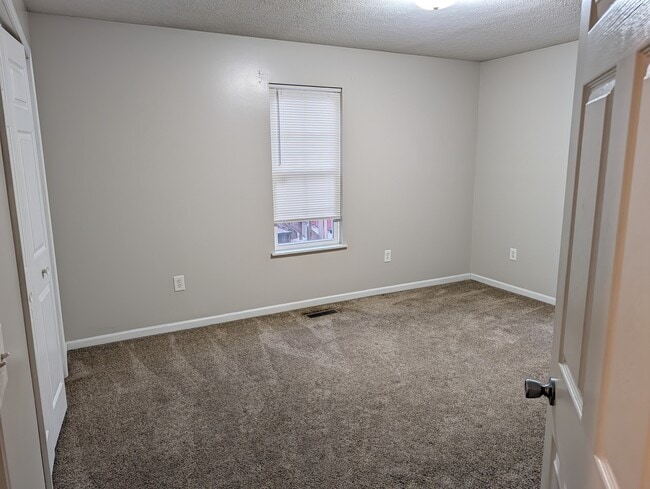 Building Photo - 825 Camp St