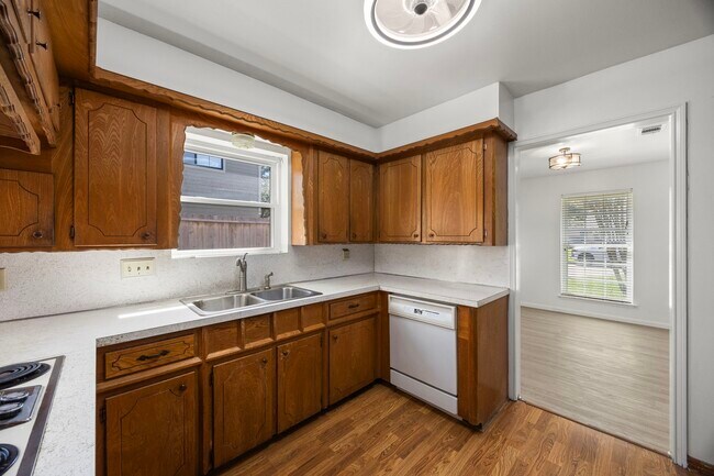 Building Photo - 1030 Lehman St