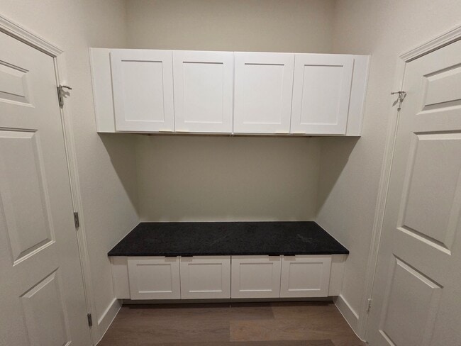 Building Photo - 16280 Jeet St