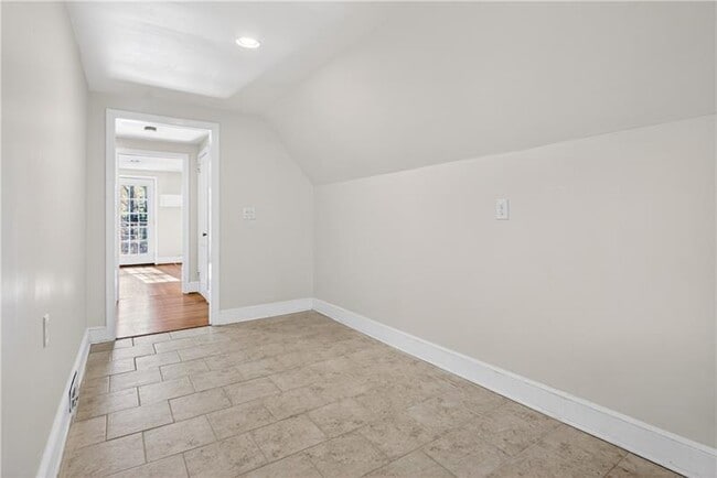 Building Photo - 613 Pelham Rd NE