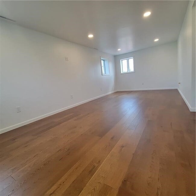 Building Photo - 47 Crimson Bramble Rd