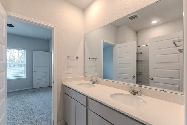 Building Photo - 100 Ashe Juniper Wy