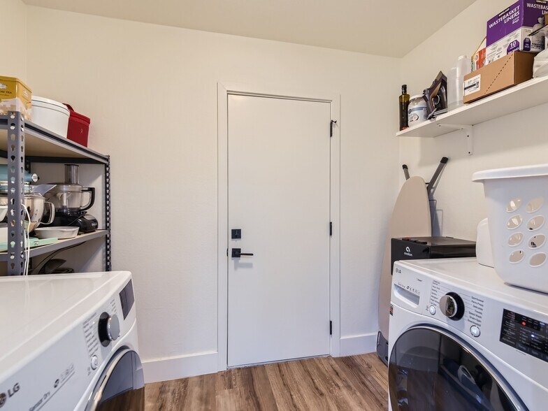 Building Photo - 3205 Kittyhawk Cv
