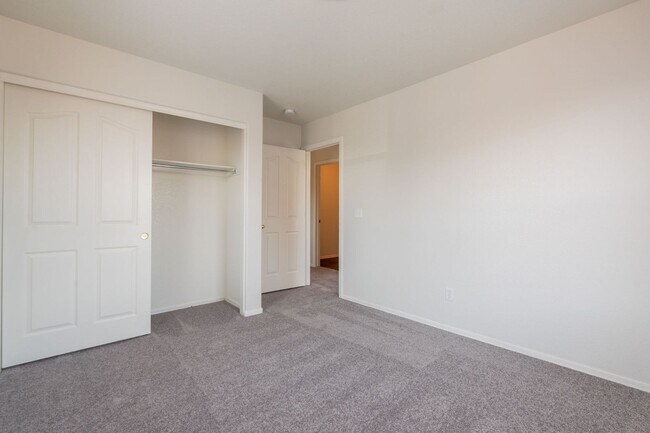 Building Photo - Great Location, 4 Bedrooms in Peoria!