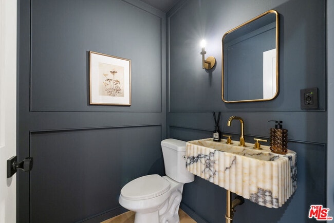 Building Photo - 4525 Greenbush Ave