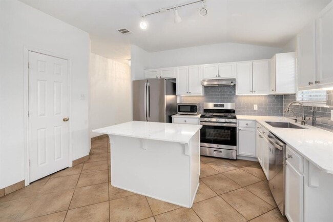 Building Photo - 2728 Breezy Point Cove
