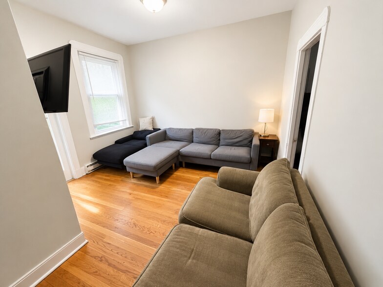 Building Photo - 9 Noyes Pl