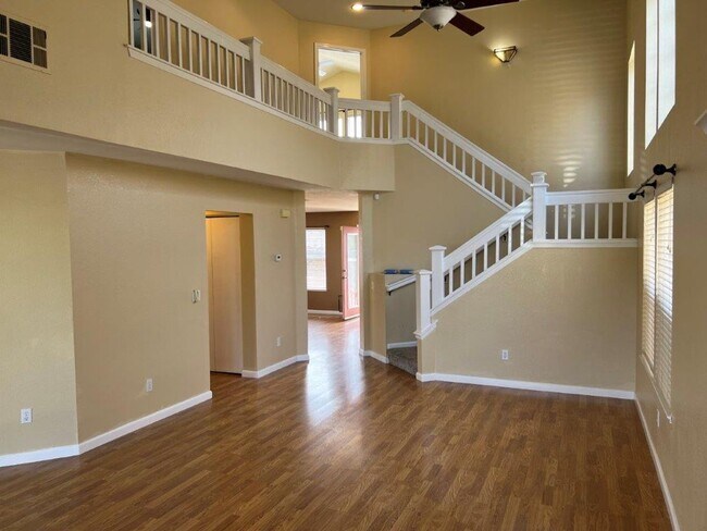 Building Photo - Modern 4 Bedroom 3 Bath Close to Marina Suisun City *Star Rentals