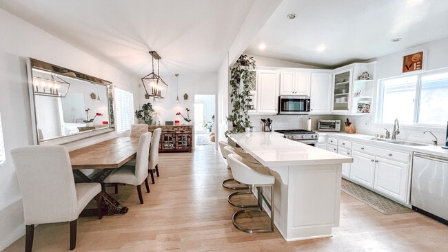 Building Photo - 1230 2nd St