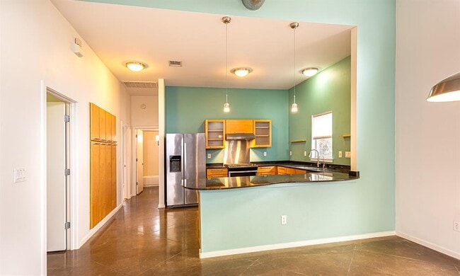 Building Photo - 3803 Byron Dr