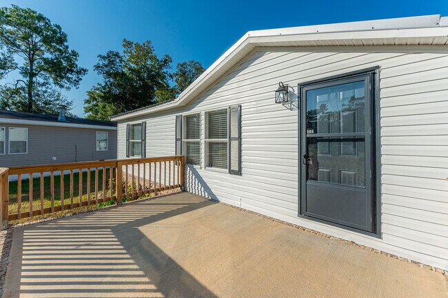 Building Photo - 264 Pinelog St