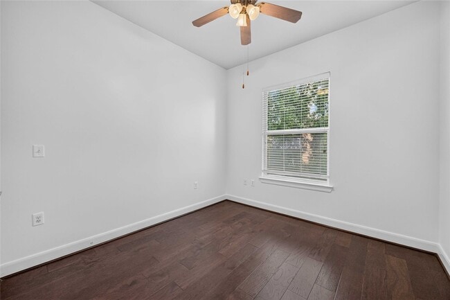Building Photo - 1010 Rosine St