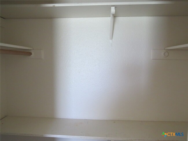 Building Photo - 1602 Benttree Dr