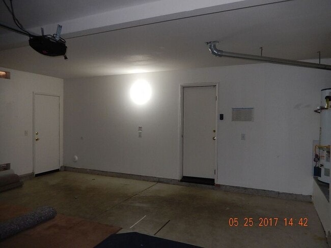 Building Photo - 37965 Encanto Rd