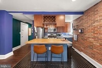Building Photo - 1820 Clydesdale Pl NW