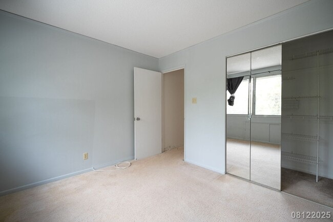 Building Photo - 2 Bed 1 Bath in Ridgeway