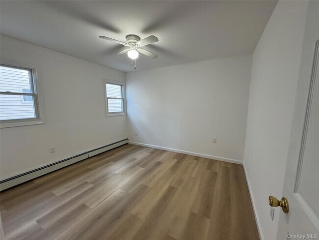 Building Photo - 542 E Pine St