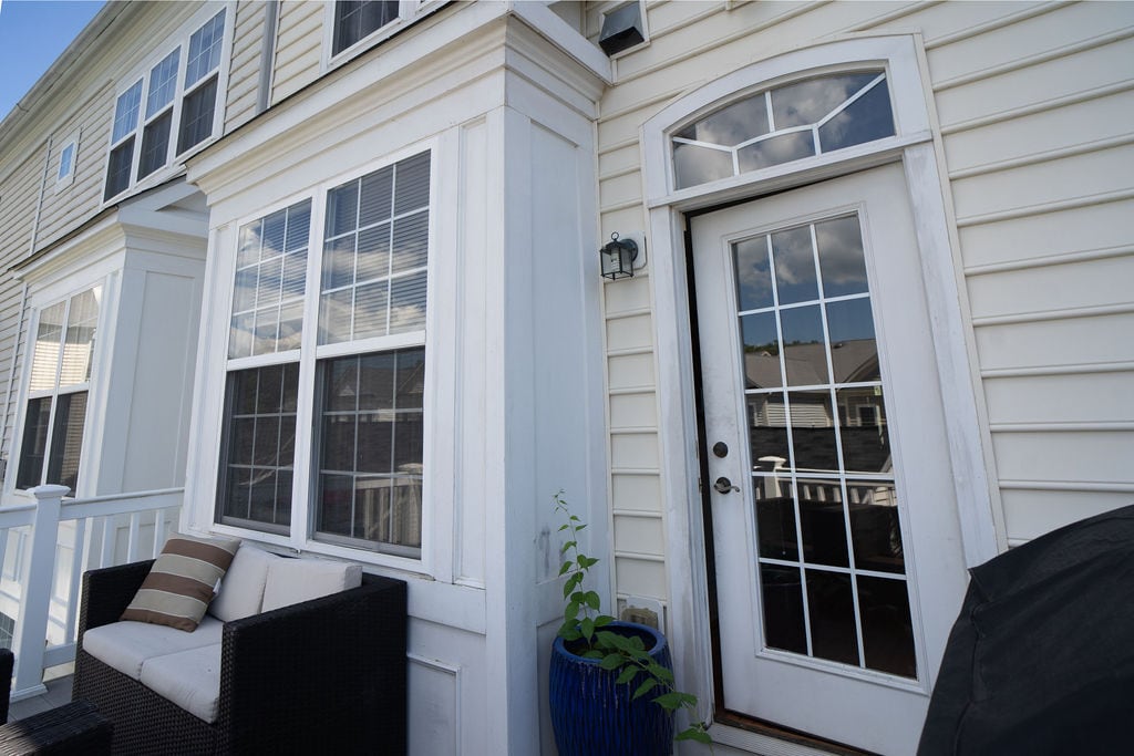 Furnished Deck - 604 Kingfisher Ave