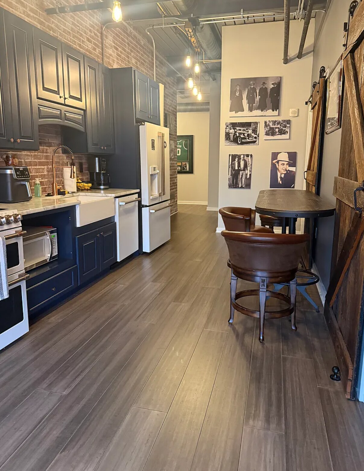 Building Photo - 515 W Main St