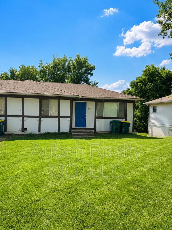 Building Photo - 3300/3302 N 84th Place - 3302 N 84th Pl