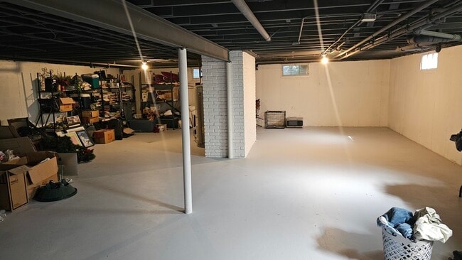 Building Photo - 304 S Loomis St
