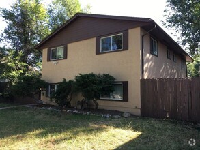 Building Photo - 1509 N Corona St
