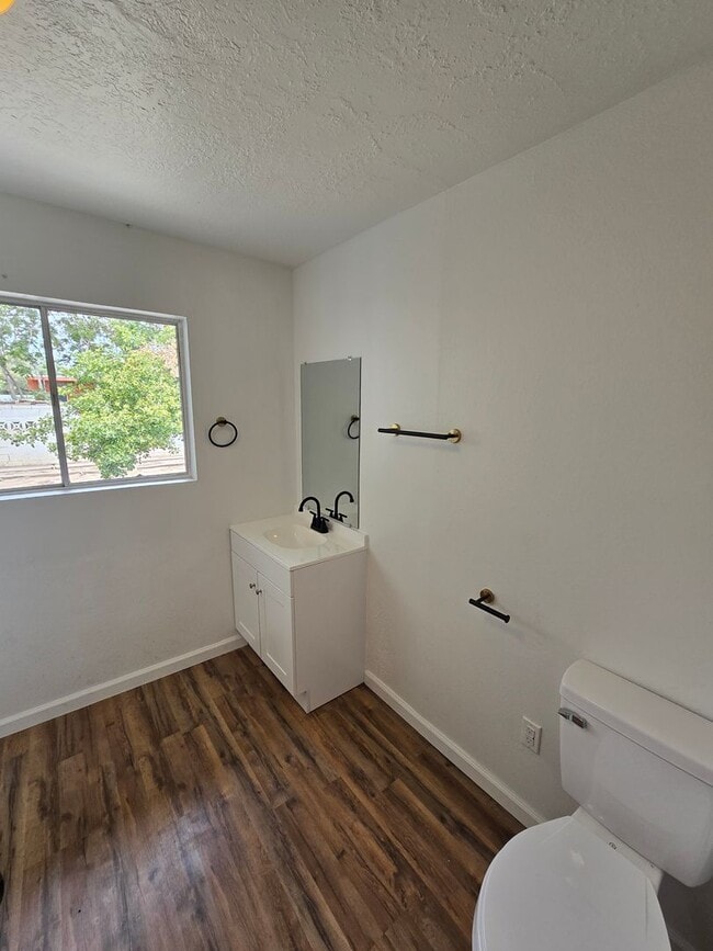 Building Photo - 2115 Perry Rd SW