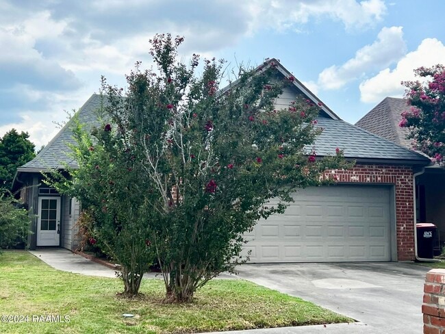 Building Photo - 125 Oakbend Dr