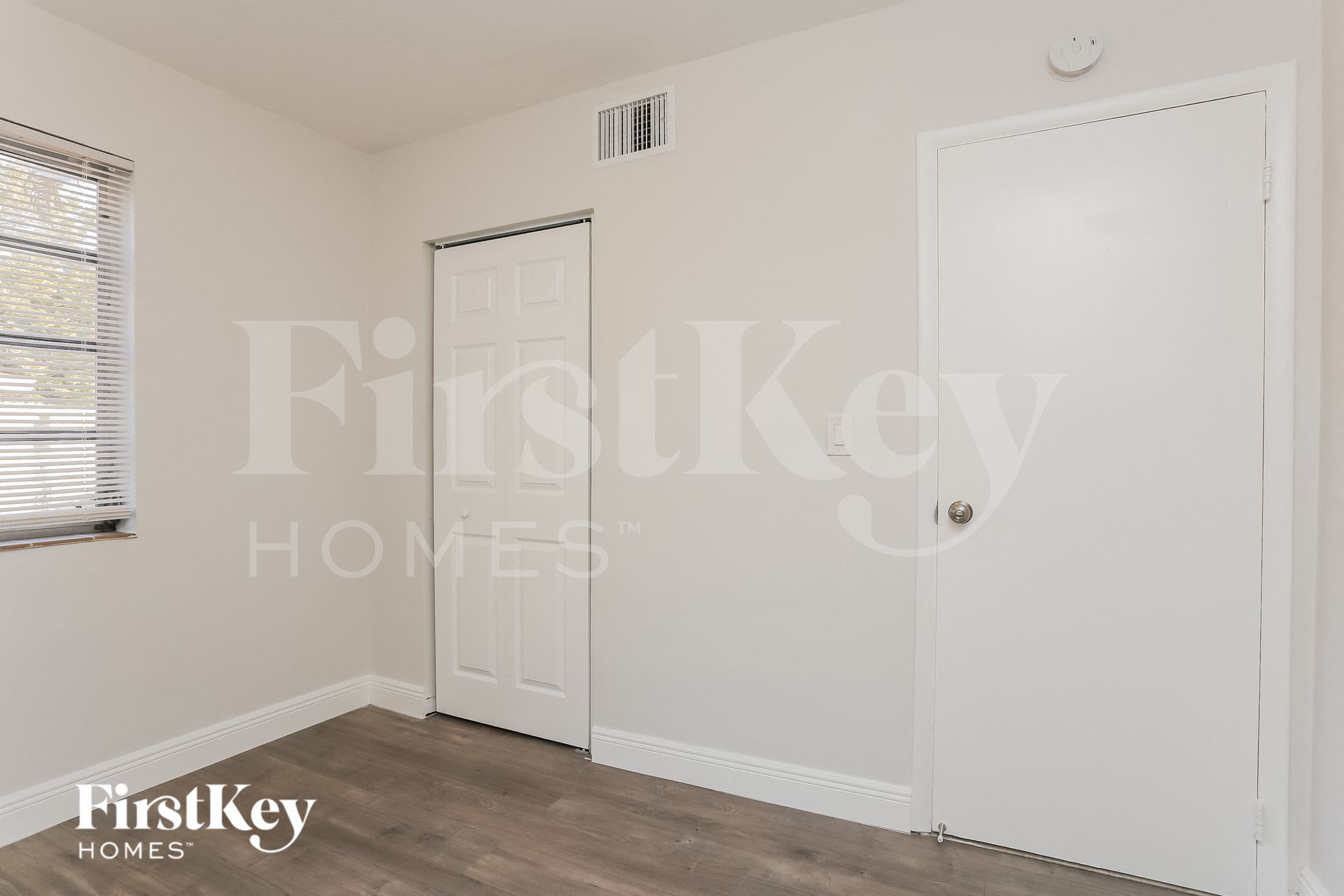 Building Photo - 1571 NE 44th St