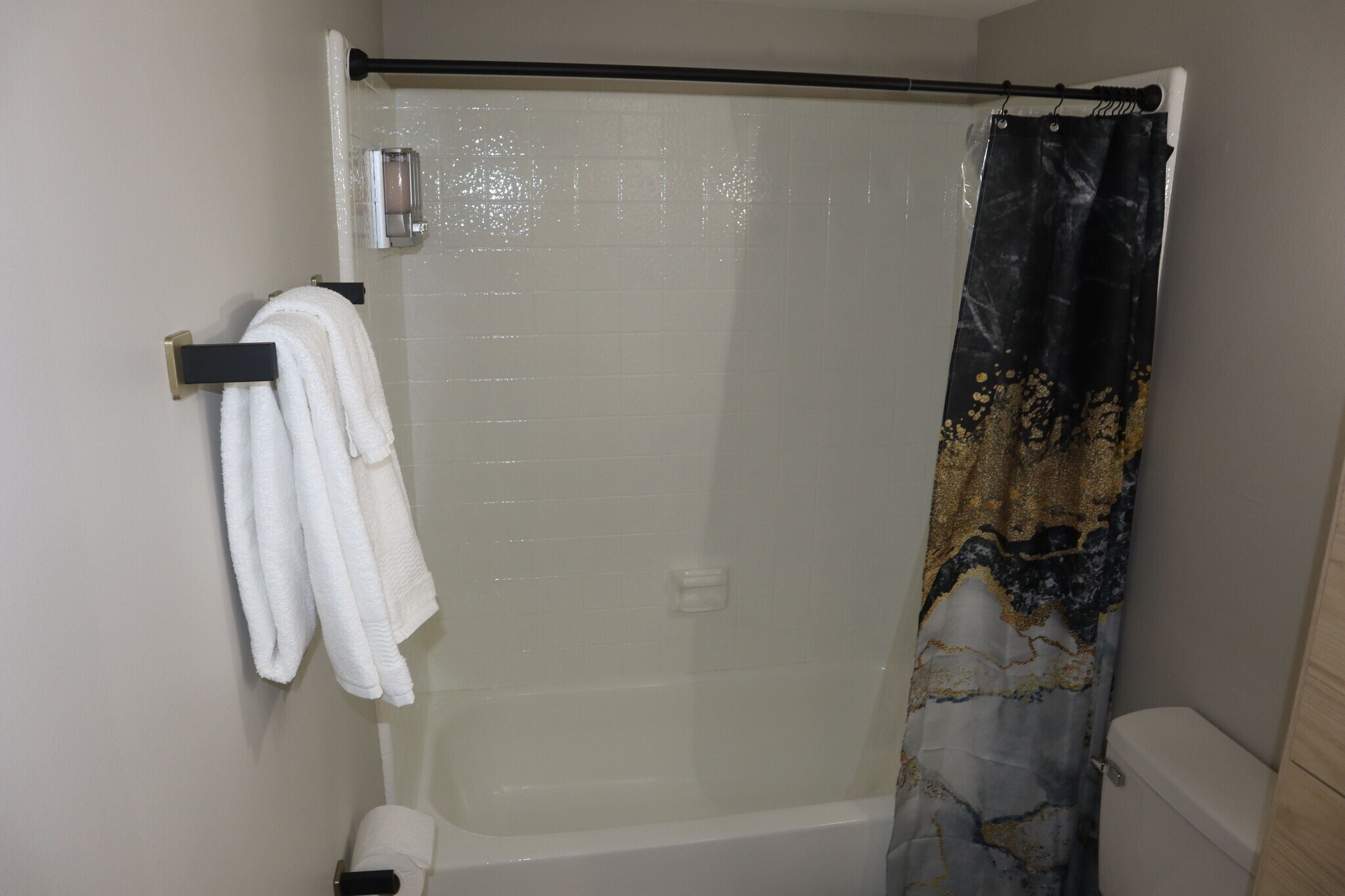 Building Photo - 438 N Center St