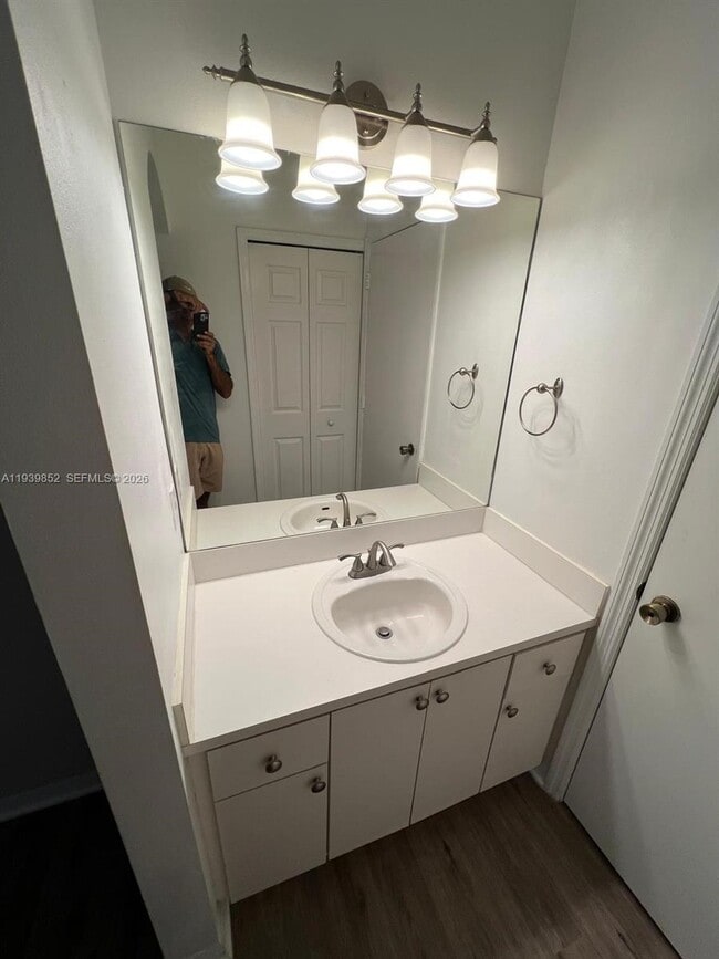 Building Photo - 721 SW 107th Ave