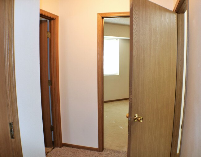 Building Photo - $1,125 | 2 Bedroom, 1 Bathroom Condo | Pet...