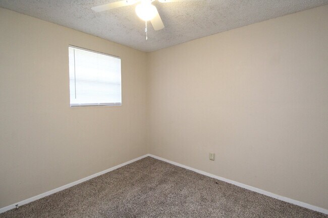 Building Photo - Cozy 1BR/1BA Apartment in Southwest Pensac...