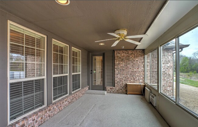 Building Photo - 5 Bed 3 Bath Broken Arrow