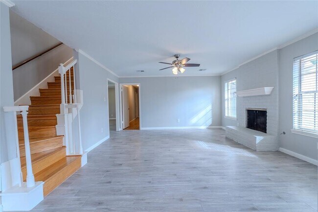 Building Photo - 16227 Southampton Dr