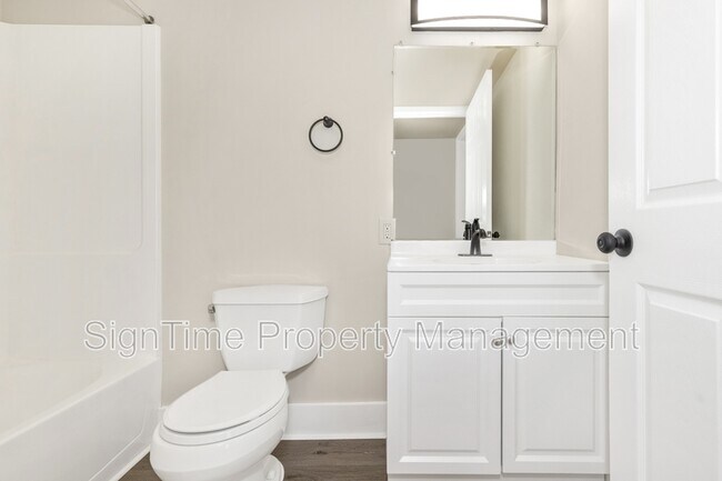 Building Photo - 152 E South St