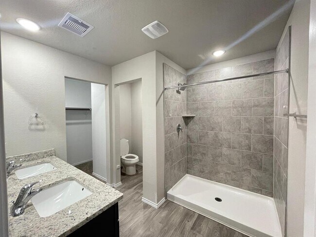 Building Photo - 211 Pecos Dr